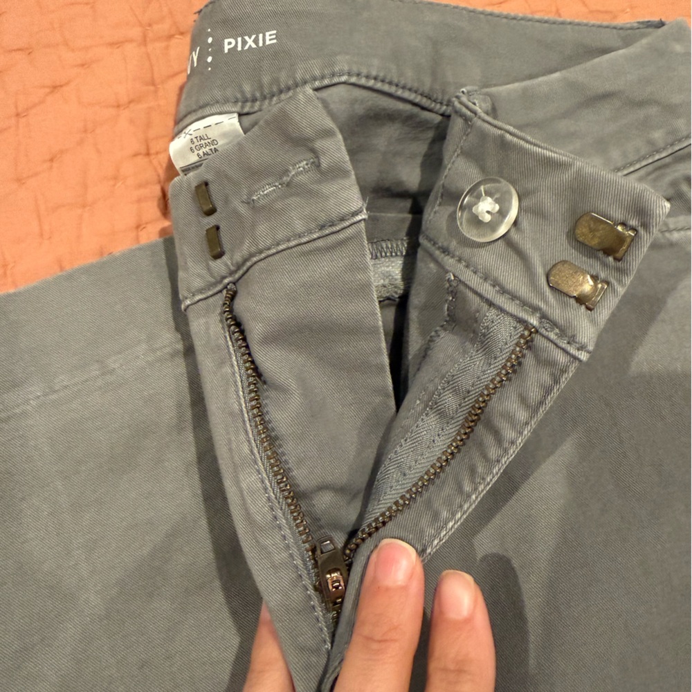 Gray pixie pants - Picture 5 of 6